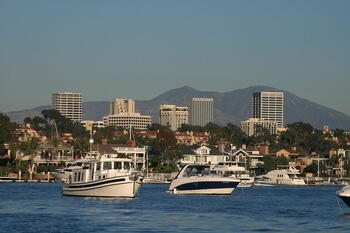 1024px-Newport_Center_Skyline_and_Santa_Ana_Mountains.jpg