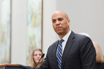 1200px-Cory_Booker_February_2019.jpg 1200px-Cory_Booker_February_2019.jpg