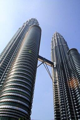 256px-Petronas_Towers_(1).jpg 256px-Petronas_Towers_(1).jpg