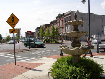 800px-Downtown_Glens_Falls_New_York_roundabout.jpg 800px-Downtown_Glens_Falls_New_York_roundabout.jpg