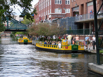 Bricktown_Canal_Water_Taxis_in_Oklahoma_City.jpg Bricktown_Canal_Water_Taxis_in_Oklahoma_City.jpg