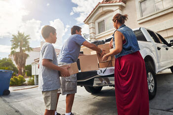Family-loading-pickup-truck.jpg Family-loading-pickup-truck.jpg