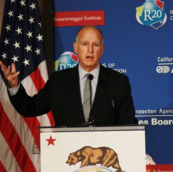 Governor_Jerry_Brown_2014.jpg Governor_Jerry_Brown_2014.jpg