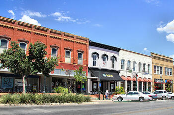 Hays_county_courthouse_historic_district_2013 (1).jpg Hays_county_courthouse_historic_district_2013 (1).jpg