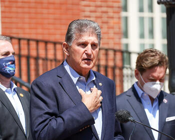Joe-Manchin-Climate-Hawk.jpg Joe-Manchin-Climate-Hawk.jpg