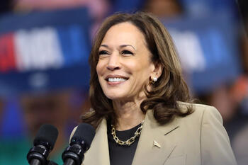 Kamala-Harris-speaking-AZ.jpg Kamala-Harris-speaking-AZ.jpg