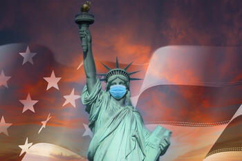 Lady_Liberty_under_a_cloudy-sunset.jpg Lady_Liberty_under_a_cloudy-sunset.jpg