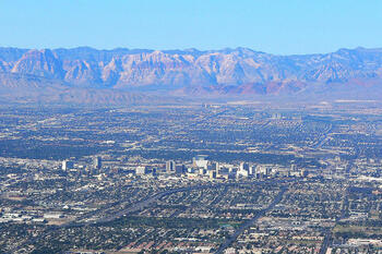 Las_Vegas_from_Frenchman_3.jpg Las_Vegas_from_Frenchman_3.jpg