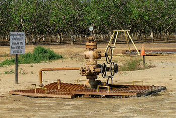 LostHills-NaturalGasWell.jpg LostHills-NaturalGasWell.jpg