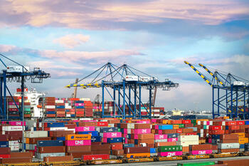 barrett-ward-cargo-backlog-at-port.jpg barrett-ward-cargo-backlog-at-port.jpg