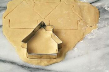 cookie cutter house-iStock_000001946391XSmall.jpg cookie cutter house-iStock_000001946391XSmall.jpg