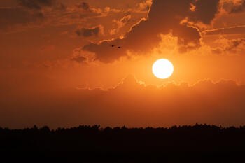 hot-weather-sunset.jpg hot-weather-sunset.jpg
