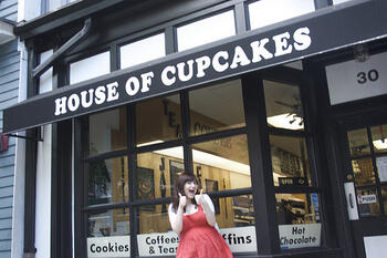houseofcupcakes.jpg houseofcupcakes.jpg
