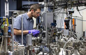 oakridgelab-superconductor-research.jpg oakridgelab-superconductor-research.jpg