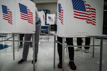voting-in-des-moines.jpg voting-in-des-moines.jpg