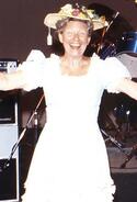 407px-MinniePearlKBF_2.jpg 407px-MinniePearlKBF_2.jpg